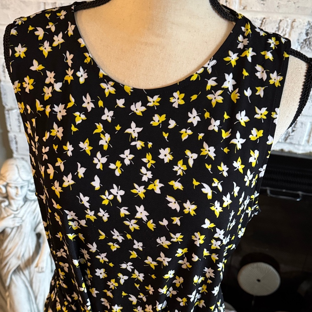 Michael Kors Black Sleeveless Mini Dress with Yellow & White Floral Print - Picture 3 of 4